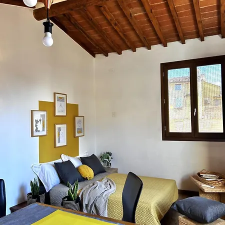 Apartment Characteristic In Santa Croce Florence